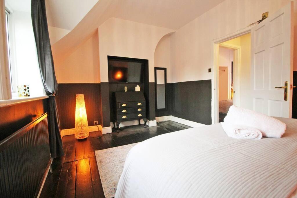 In The Heart Of Chester, Historical & Stylish Екстериор снимка