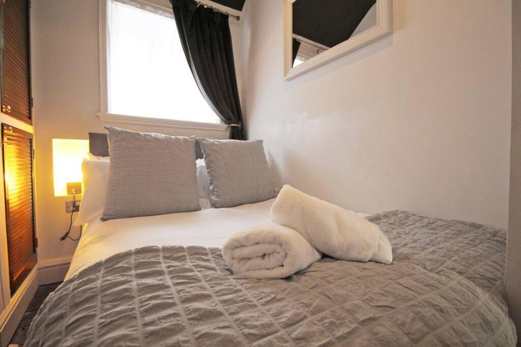 In The Heart Of Chester, Historical & Stylish Екстериор снимка