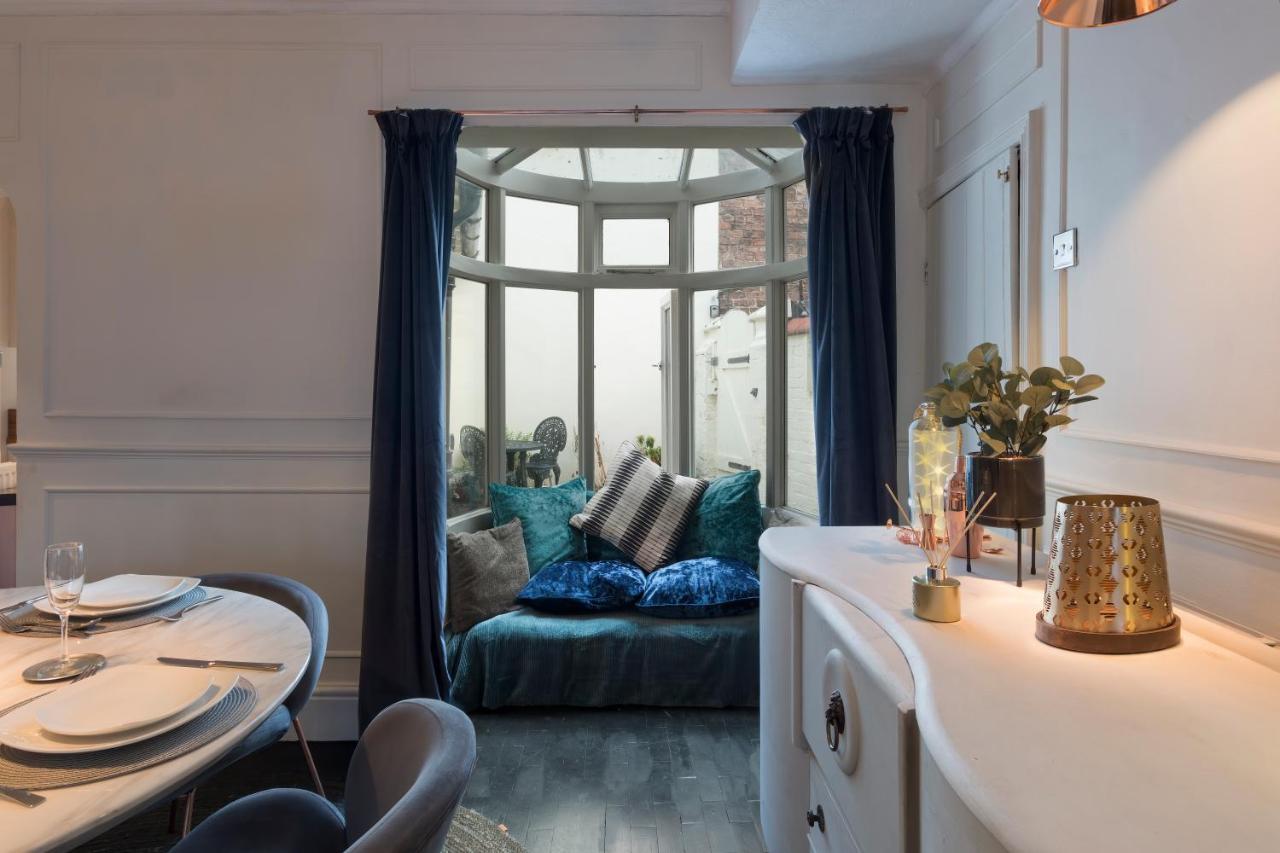 In The Heart Of Chester, Historical & Stylish Екстериор снимка
