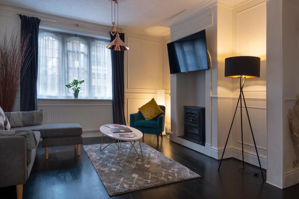 In The Heart Of Chester, Historical & Stylish Екстериор снимка