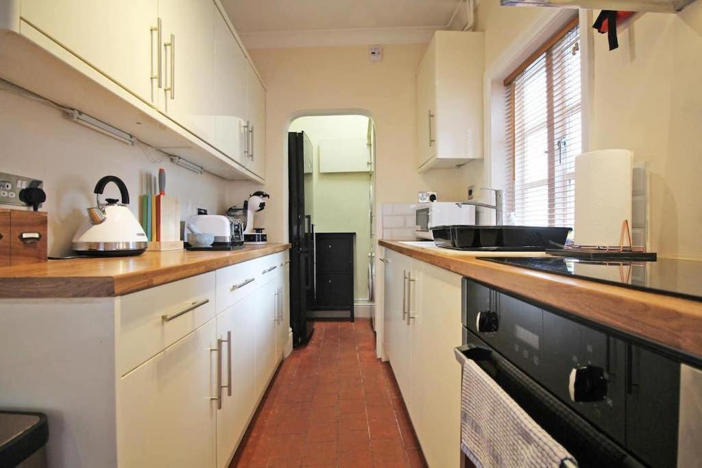 In The Heart Of Chester, Historical & Stylish Екстериор снимка