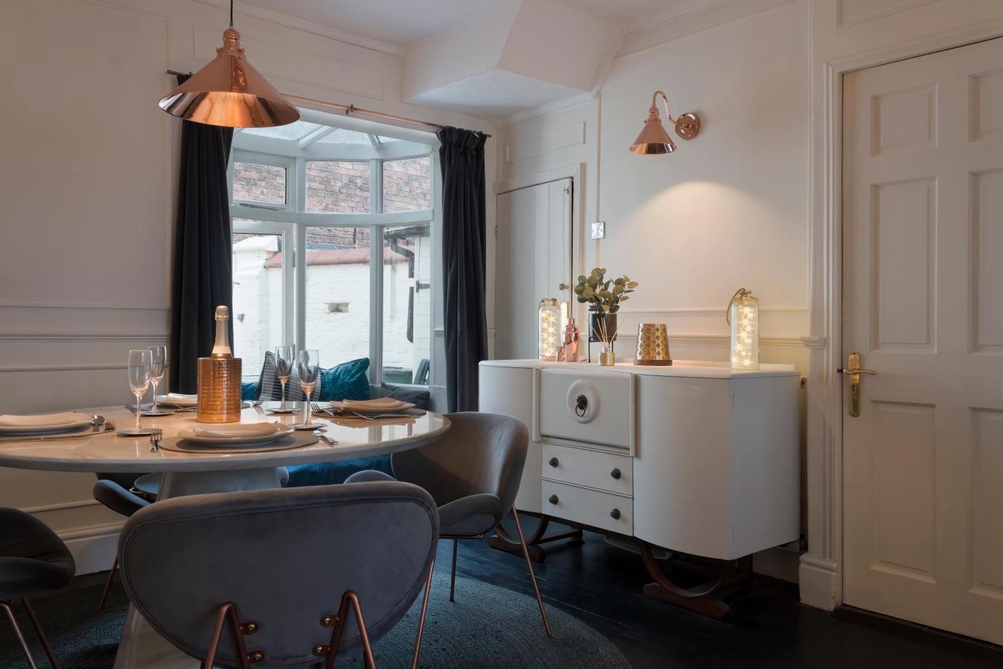 In The Heart Of Chester, Historical & Stylish Екстериор снимка